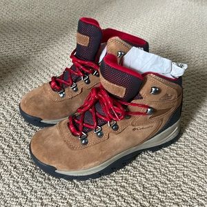 Columbia Women’s Newton Ridge Hiking Boots
